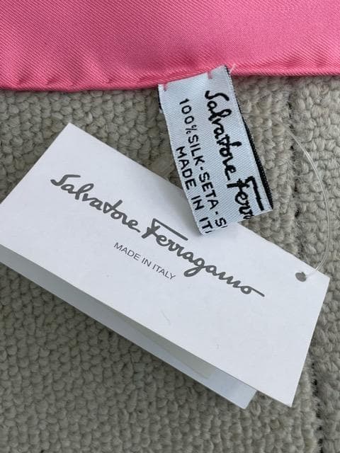 K12302）新品 Salvatore Ferragamo シルク 大判スカーフ