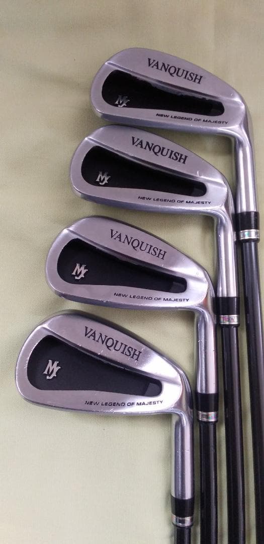VANQUISH アイアンとロイヤルⅢ AW.SW 7本セット