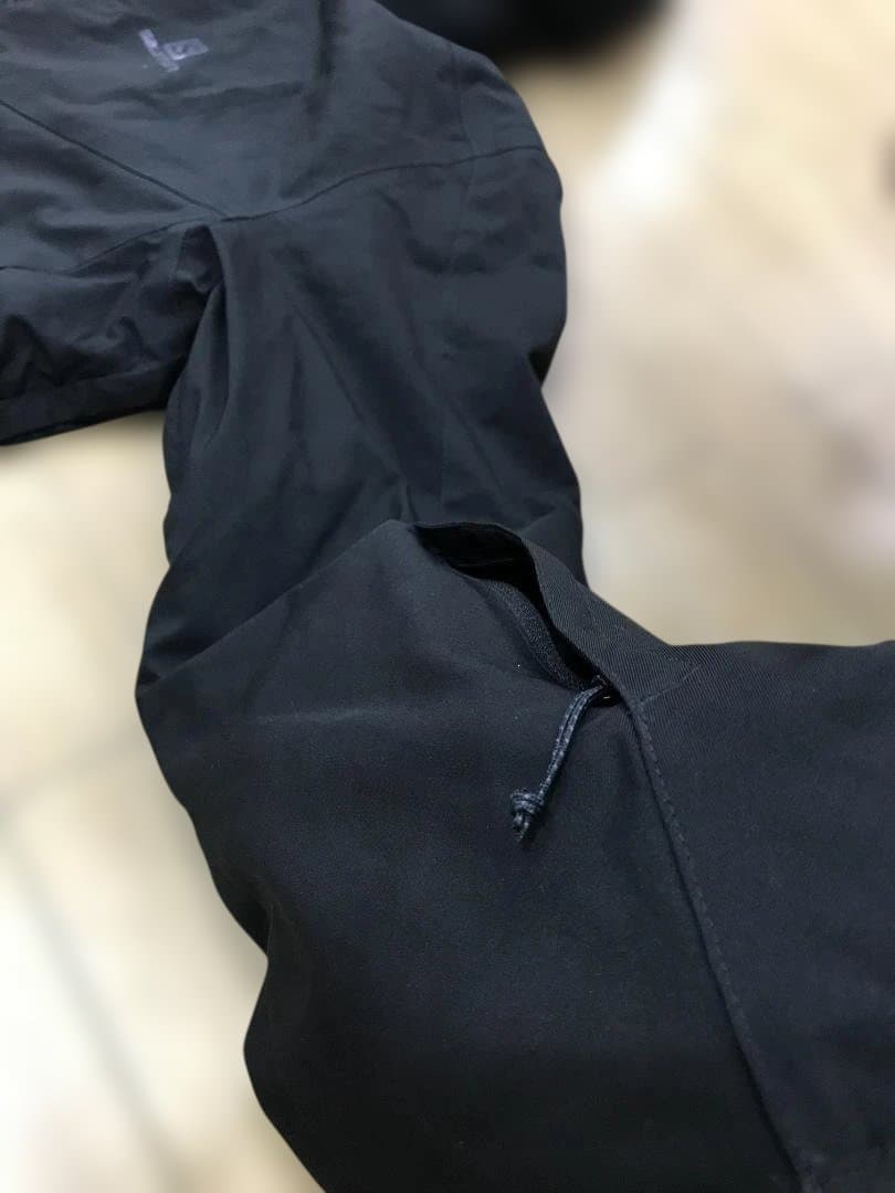 SALOMON 中綿入りストレッチウエア上下セット　上/Ｌ下/Ｌ