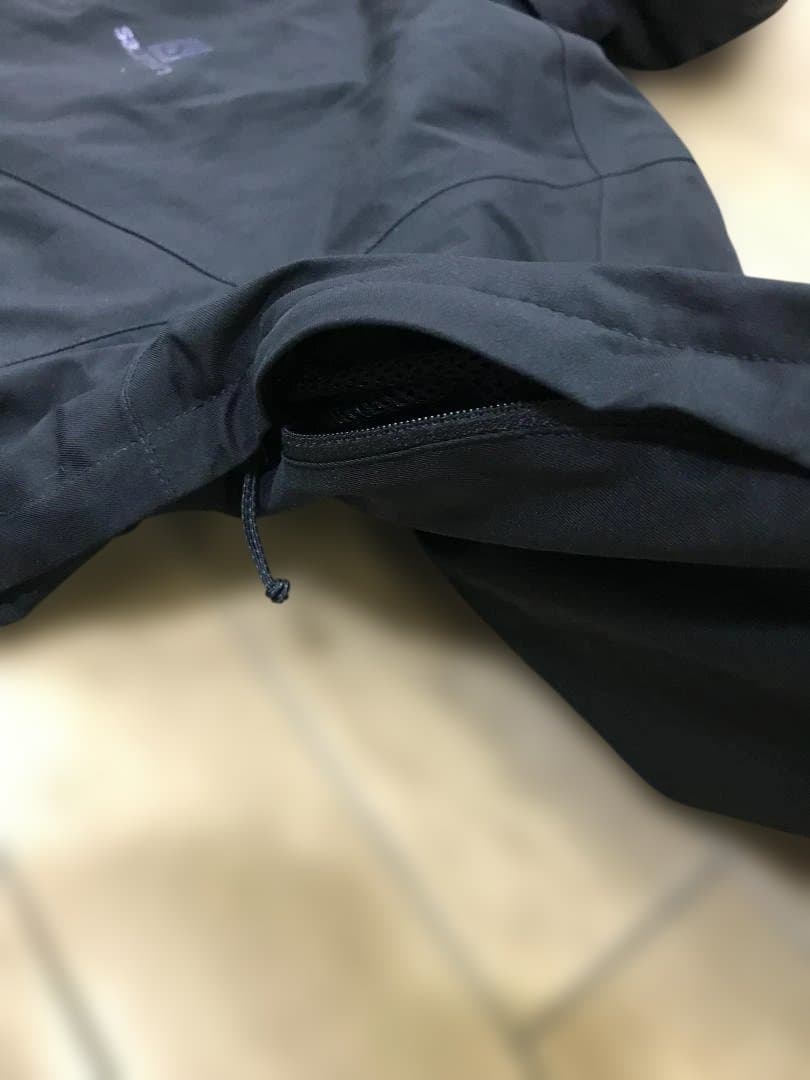 SALOMON 中綿入りストレッチウエア上下セット　上/Ｌ下/Ｌ