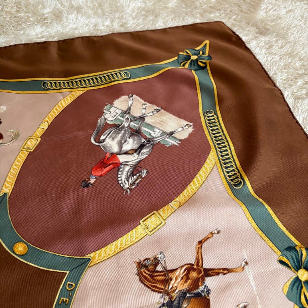 HERMES エルメス カレ90 スカーフソミュール シルク100%