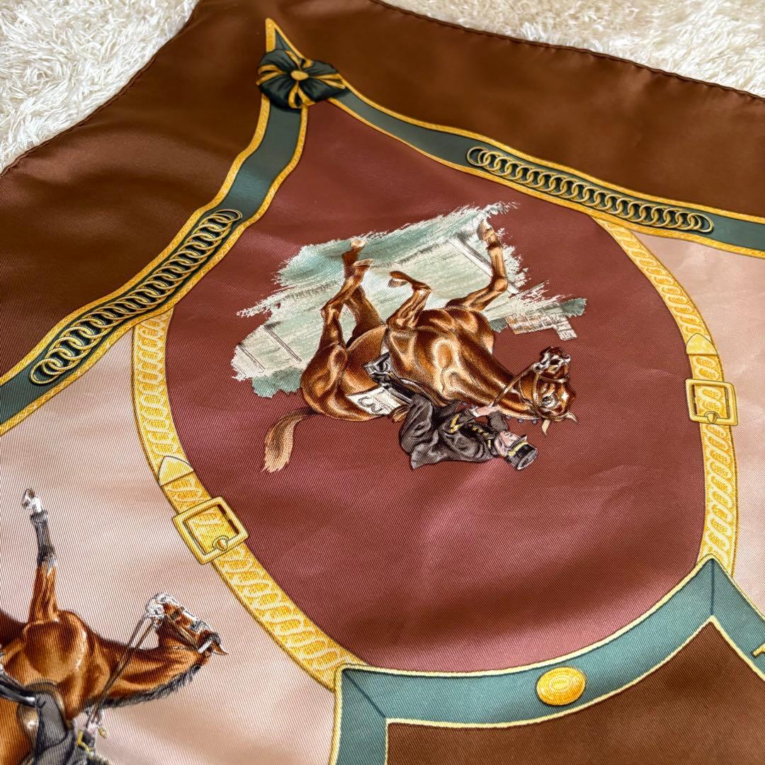 HERMES エルメス カレ90 スカーフソミュール シルク100%