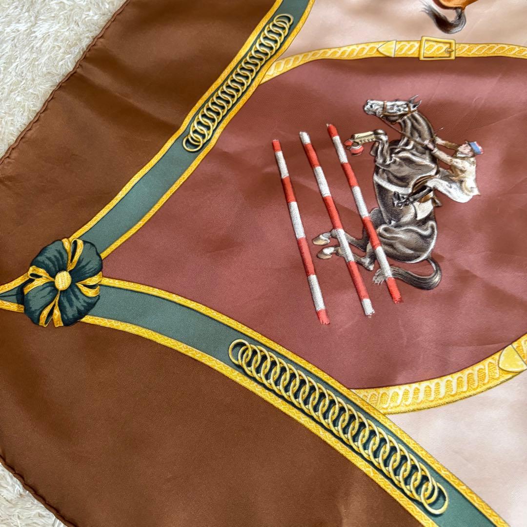 HERMES エルメス カレ90 スカーフソミュール シルク100%
