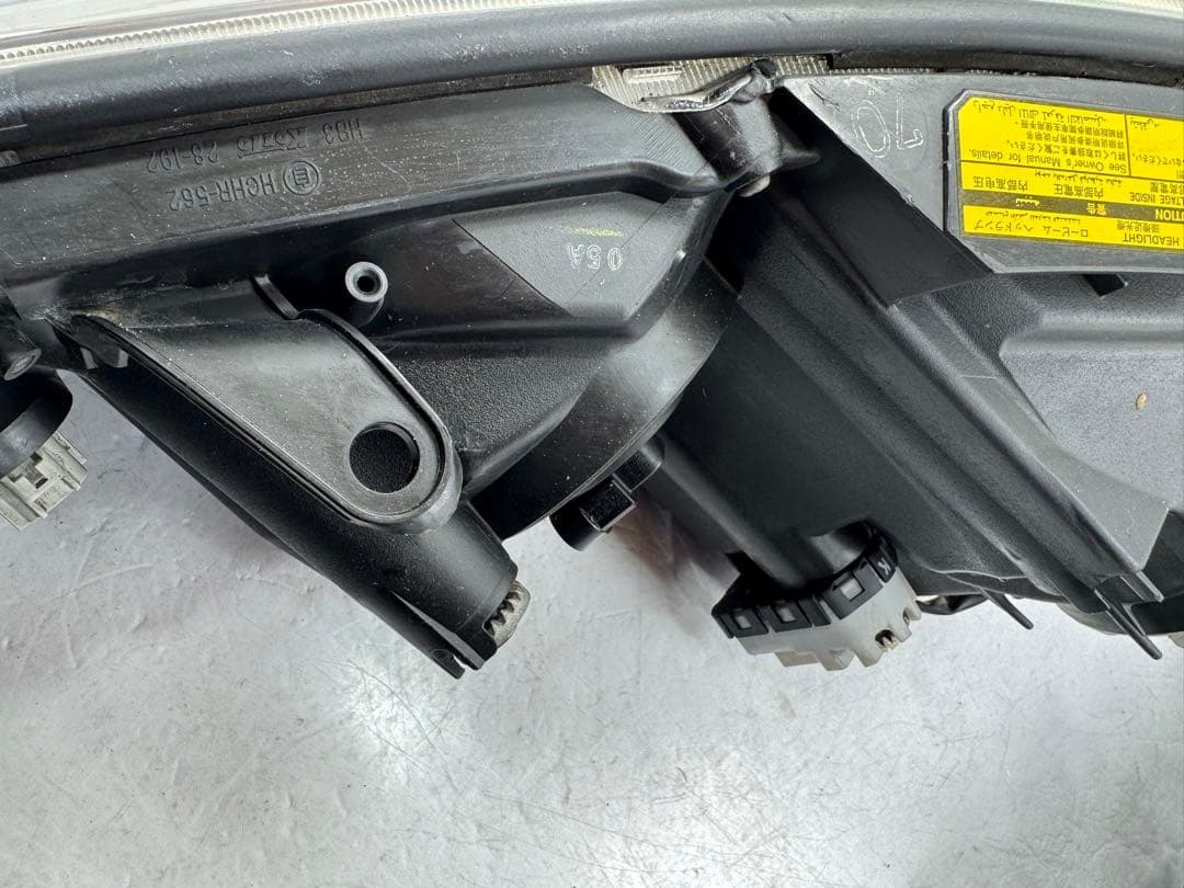 トヨタ純正　ACR GSR 50/55 エスティマ　前期　 ヘッドライト左右