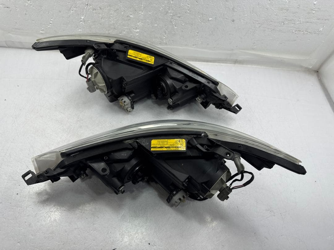 トヨタ純正　ACR GSR 50/55 エスティマ　前期　 ヘッドライト左右