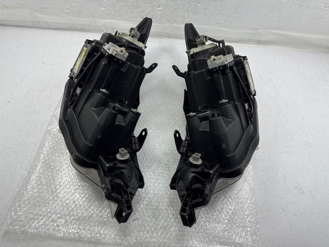トヨタ純正　ACR GSR 50/55 エスティマ　前期　 ヘッドライト左右