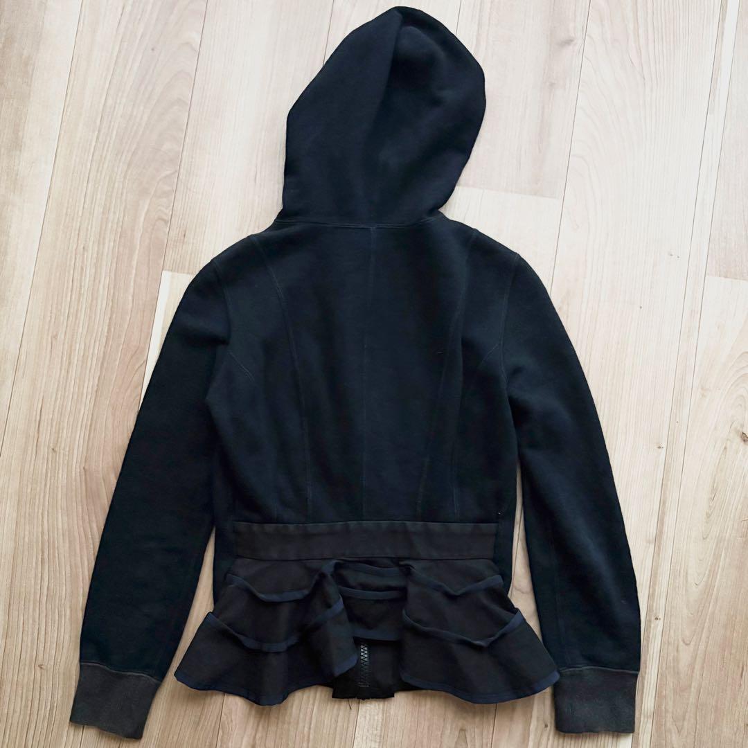 sacai✨バックフリル ジップアップパーカー 異素材 切替 人気モデル