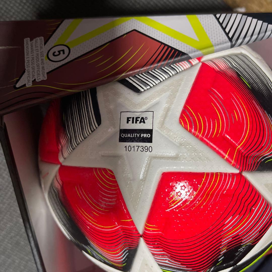 新品　UEFAチャンピオンズリーグ　公式球　adidas 5号
