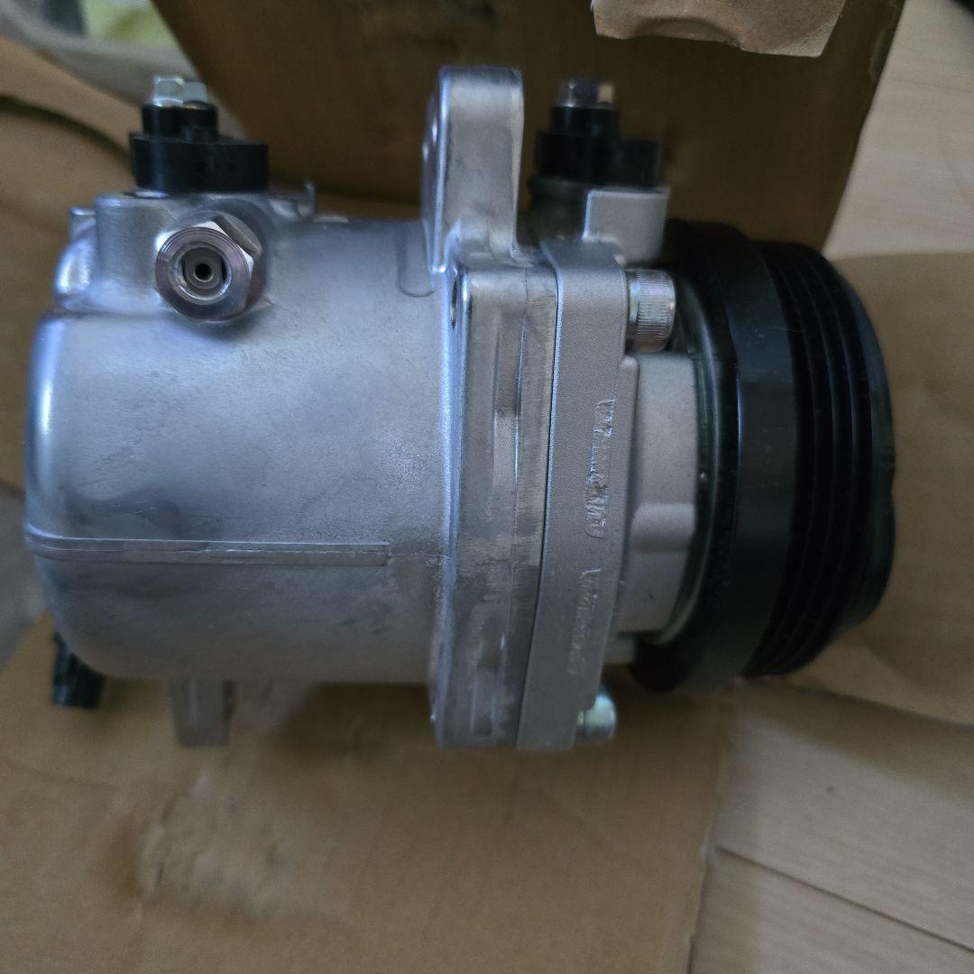 【新品未使用】スズキ　エアコンコンプレッサー 95200-58J43
