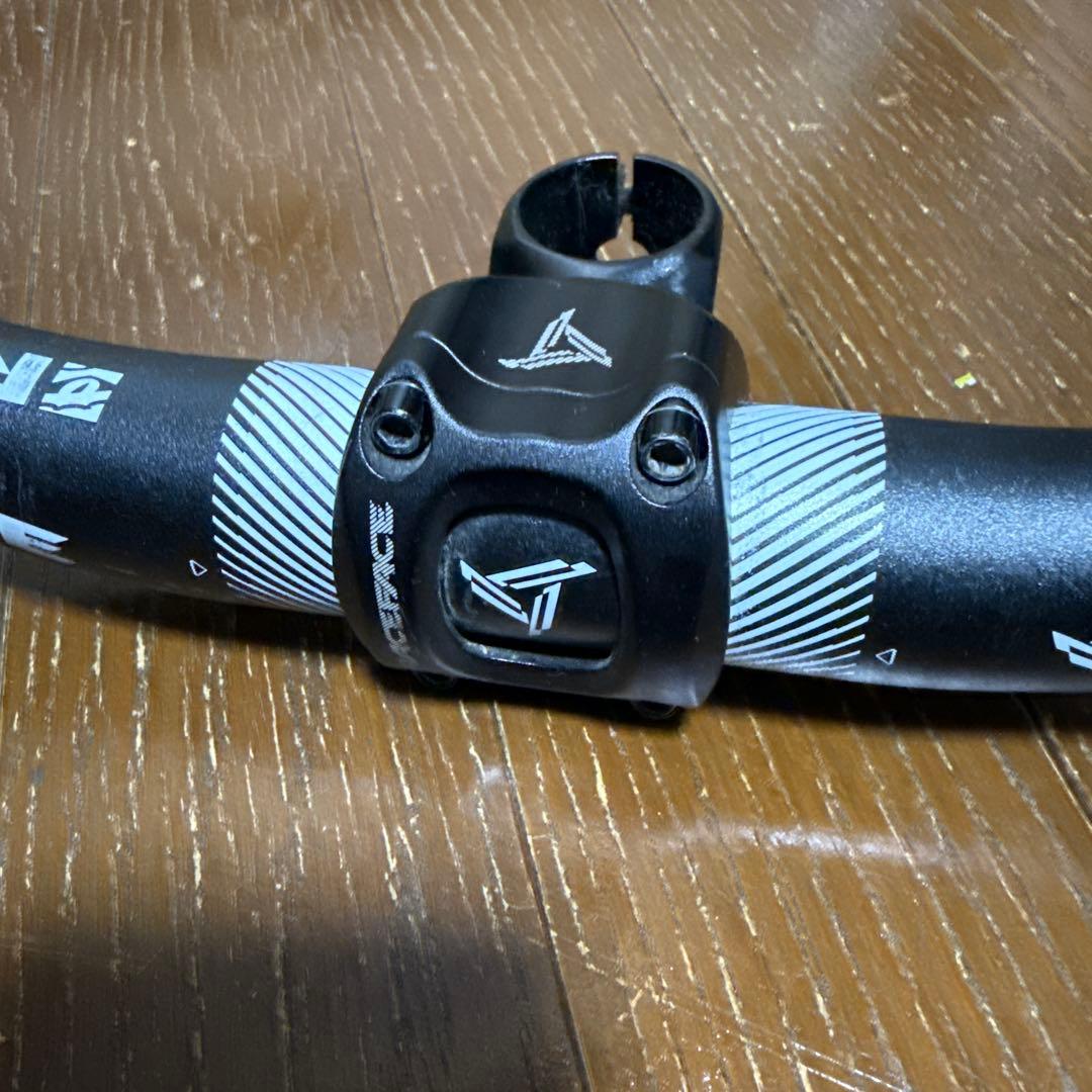 Race Face Turbine ハンドルバー 740mmステム50mm