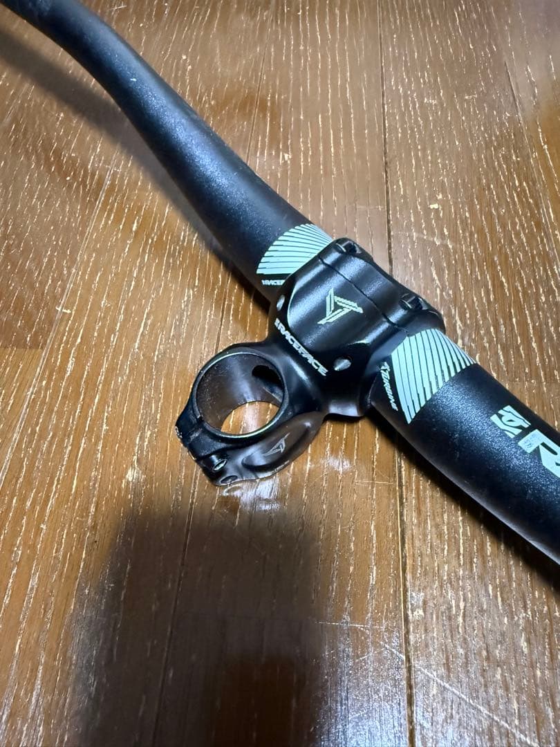 Race Face Turbine ハンドルバー 740mmステム50mm