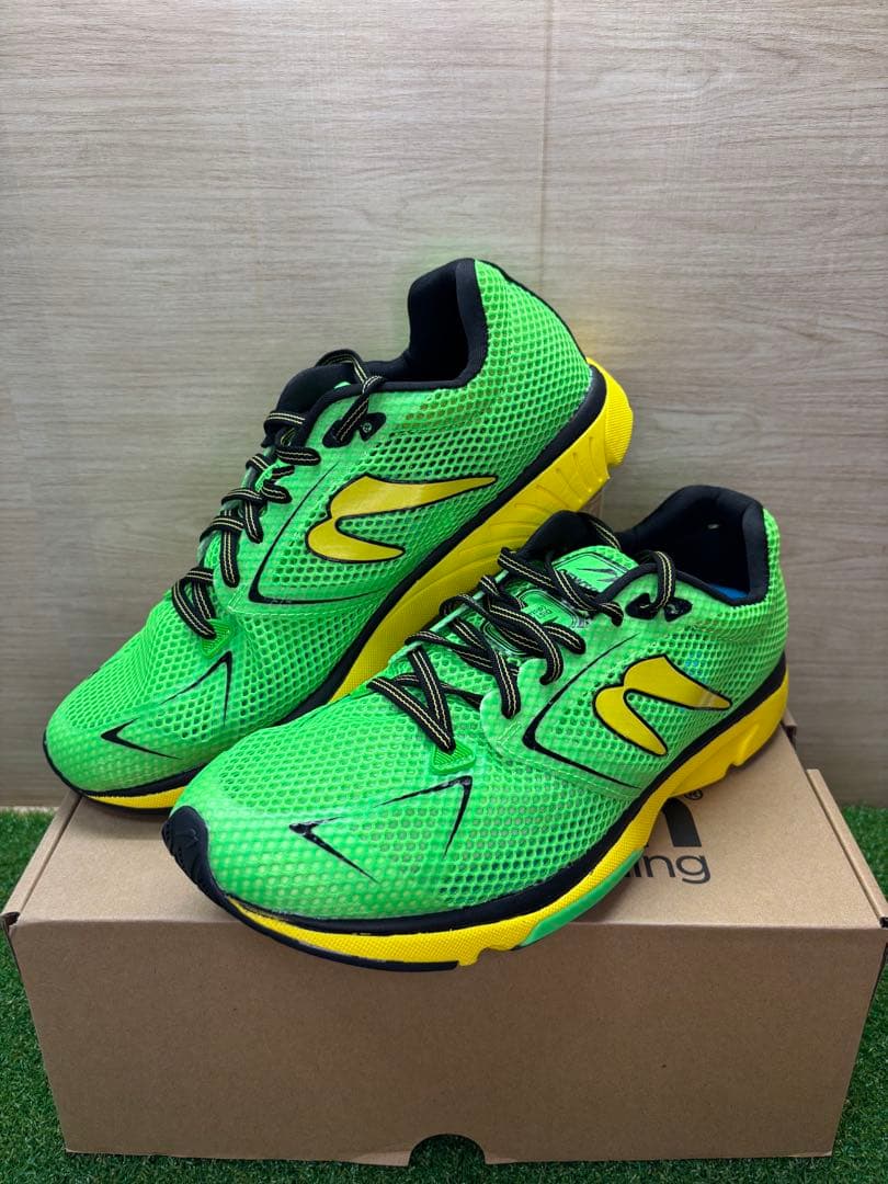 ニュートン ランニング ディスタンス 11B M000522B 090 27cm