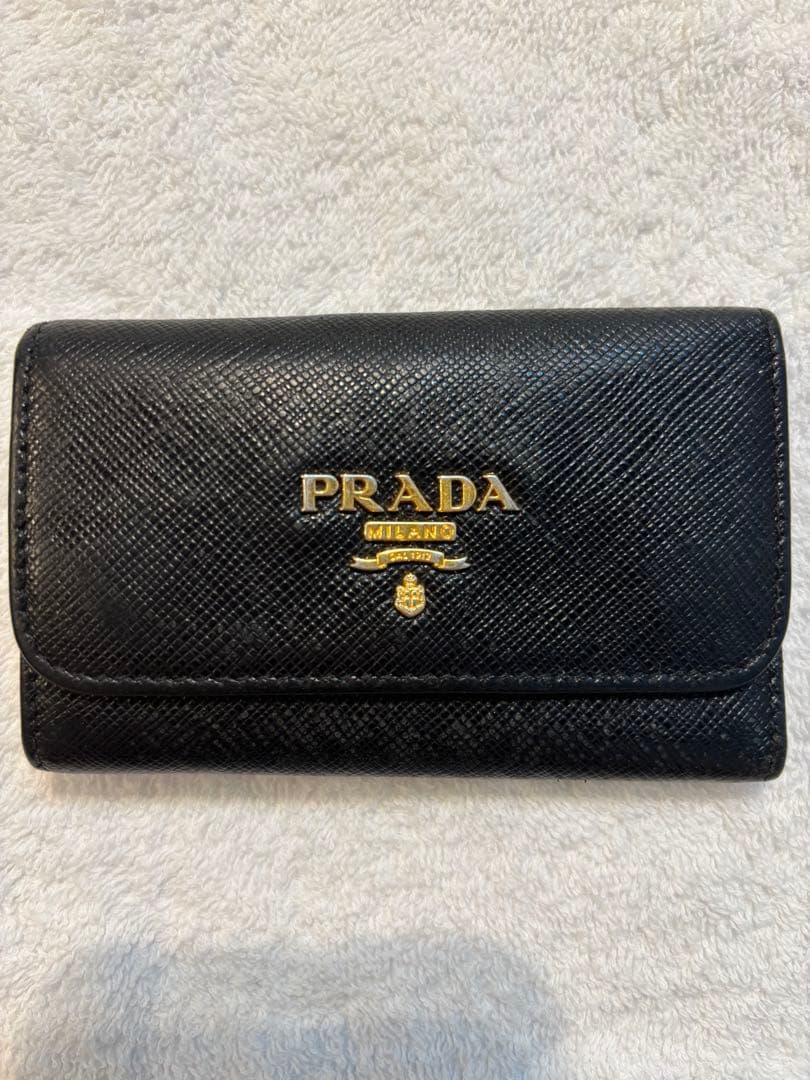 PRADA プラダ サフィアーノレザー ブラック キーケース★箱付き