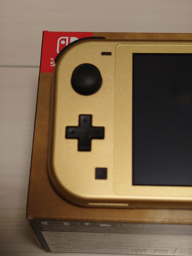 Nintendo Switch Lite Hyrule Edition ゴールド