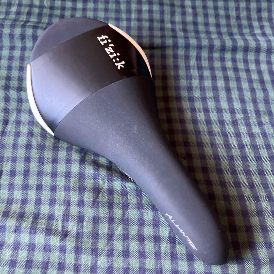 値下げ fizikフィジーク アリアンテR1 サドル