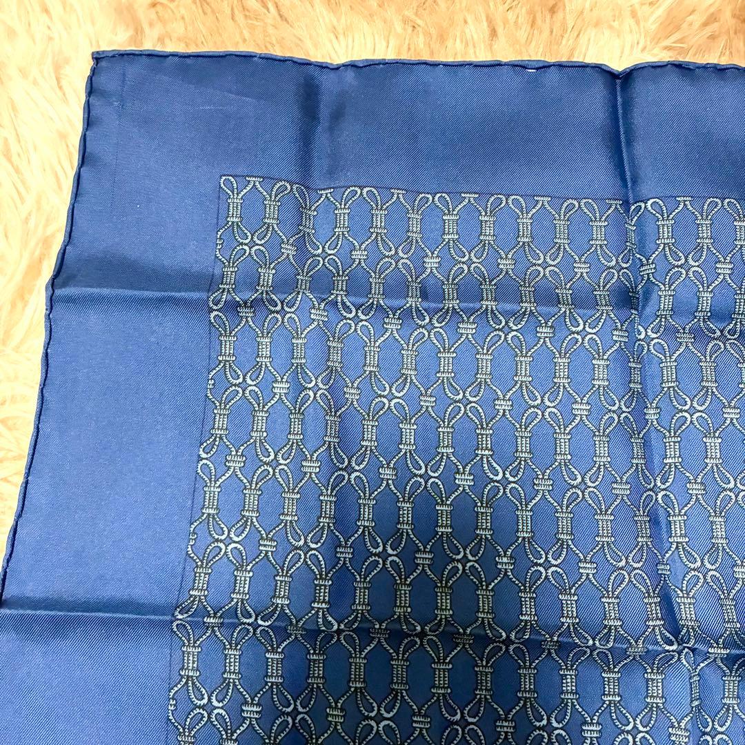 エルメス　カレ40 シルク　スカーフ　ネイビー