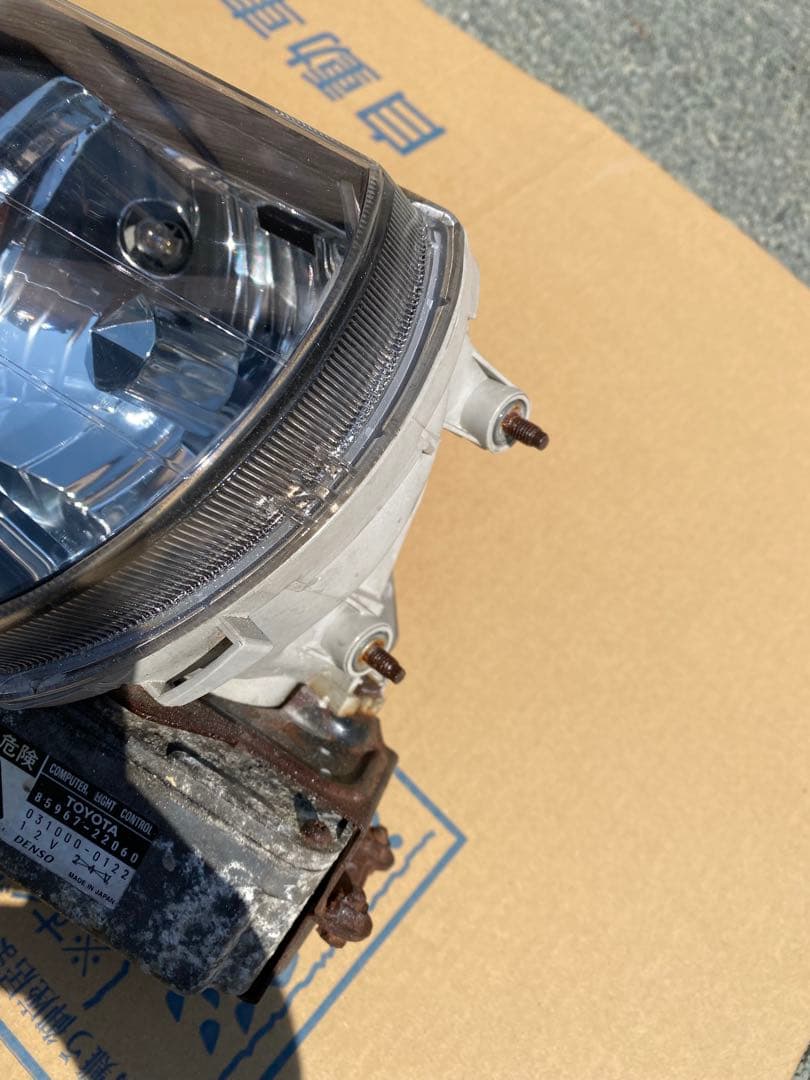 早い者勝ちです。100チェイサー JZX100純正HIDヘッドライト