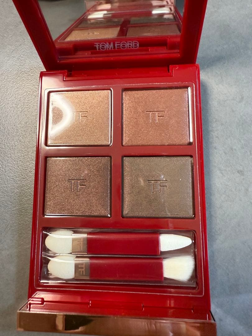 TOM FORD アイシャドウパレット★ボディヒート新品