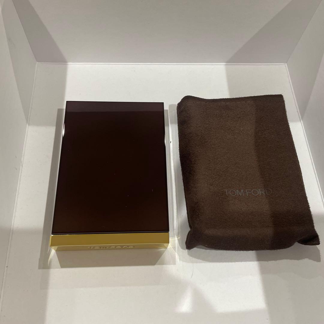 TOM FORD アイシャドウパレット 04 HONEYMOON