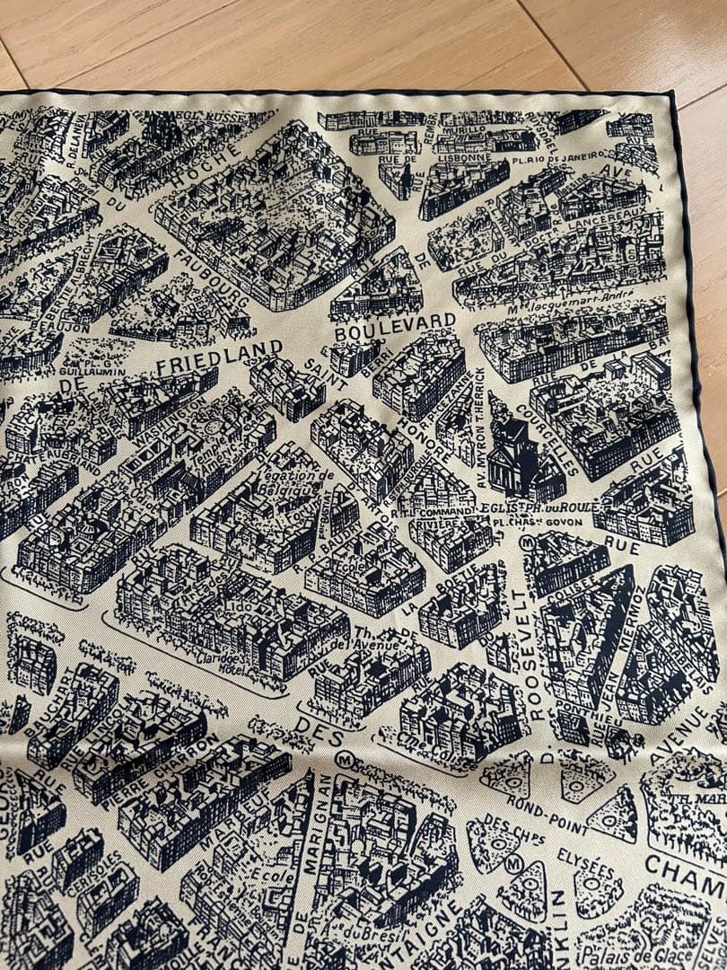 Christian Dior Paris地図柄スカーフ