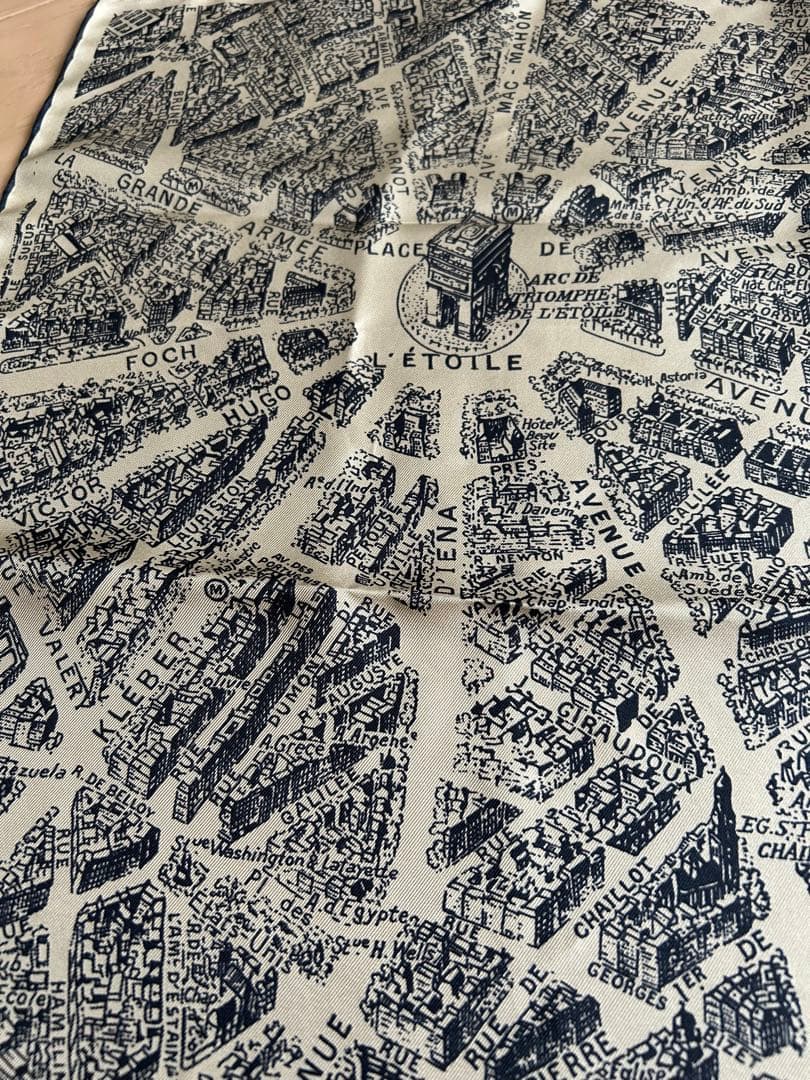 Christian Dior Paris地図柄スカーフ