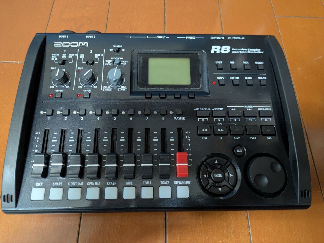 ZOOM R8 マルチトラックレコーダー
