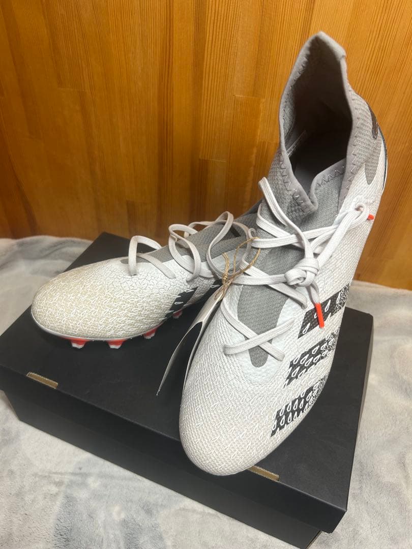 新品・未使用adidas 『PREDATOR FREAK.3 』サッカースパイク