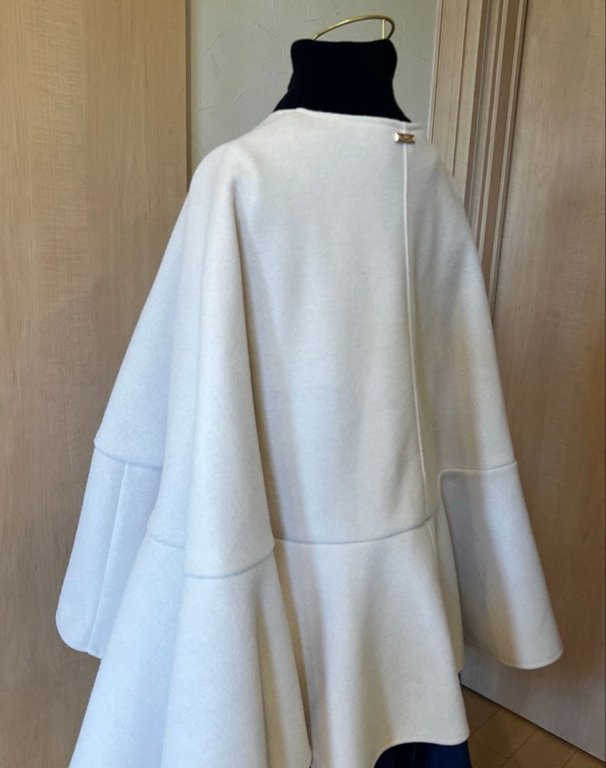 【極美品】Rady ケープコート（ポンチョ）♡フレアシルエット/アイボリー