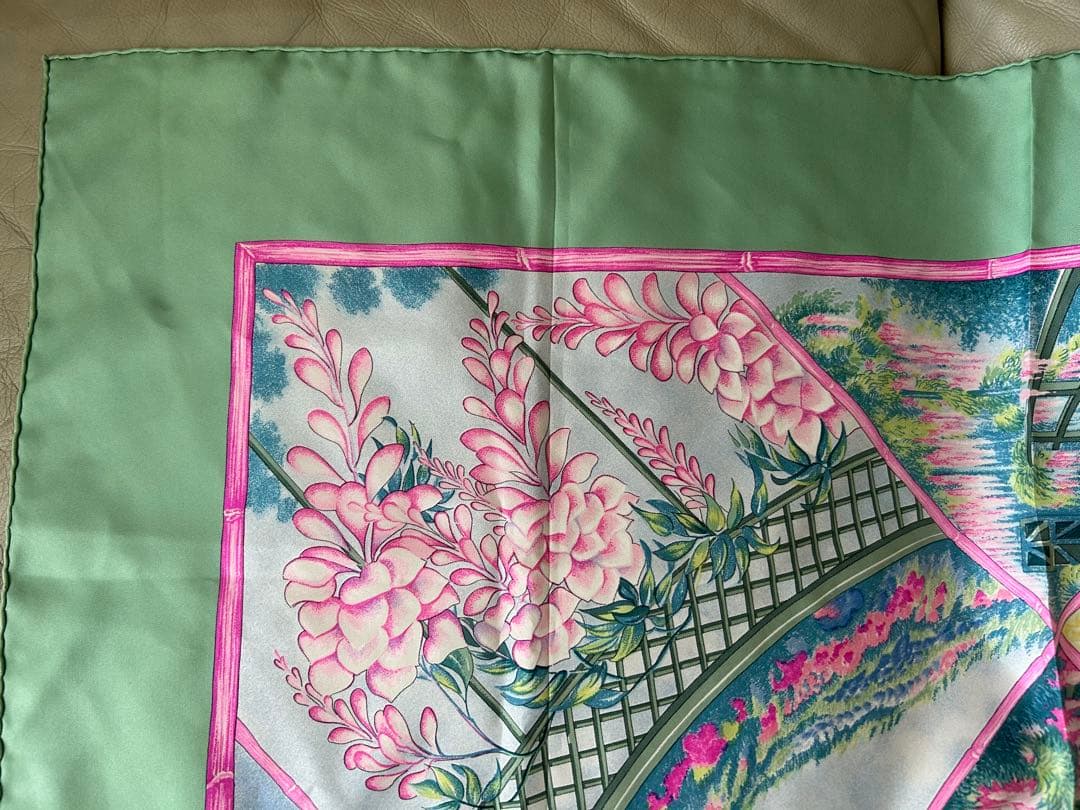 【美品】エルメスのスカーフ ジベルニー