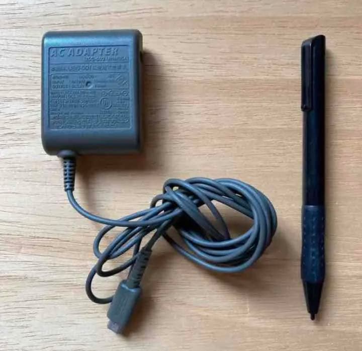 ニンテンドー Nintendo DS Lite(ブラック)＋ソフト4本
