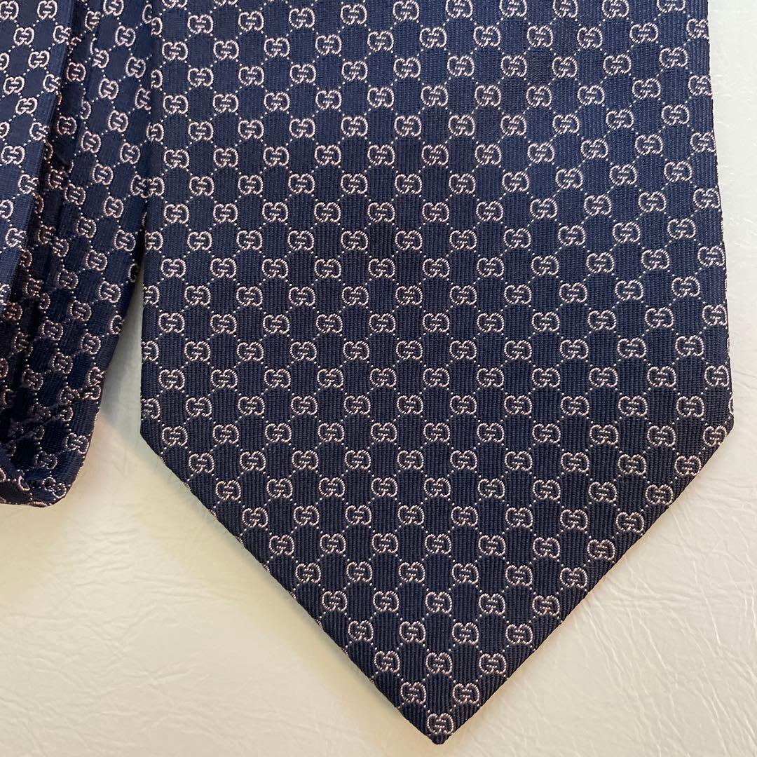 超美品⭐︎正規品　GUCCI ネイビー シルク ネクタイ GGパターン　イタリア製