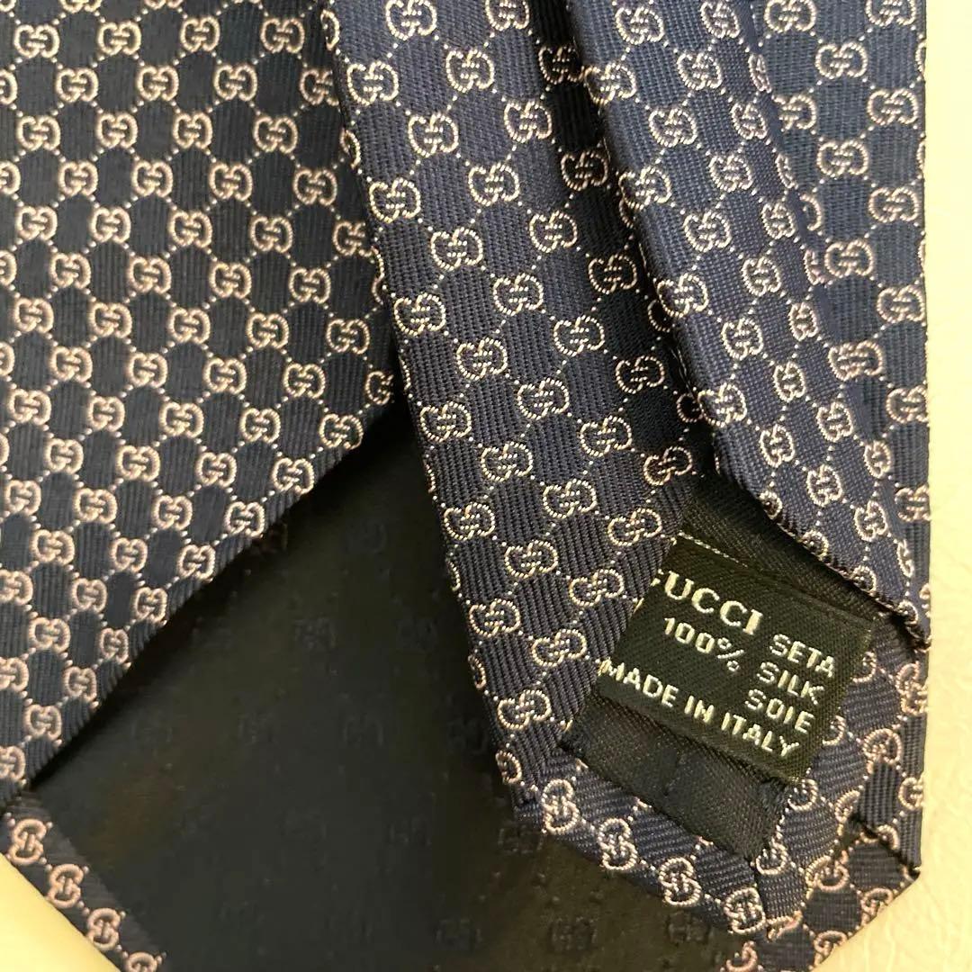 超美品⭐︎正規品　GUCCI ネイビー シルク ネクタイ GGパターン　イタリア製