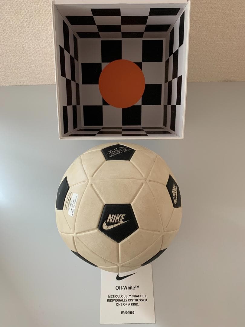 Nikelab × Off-White サッカー ボール