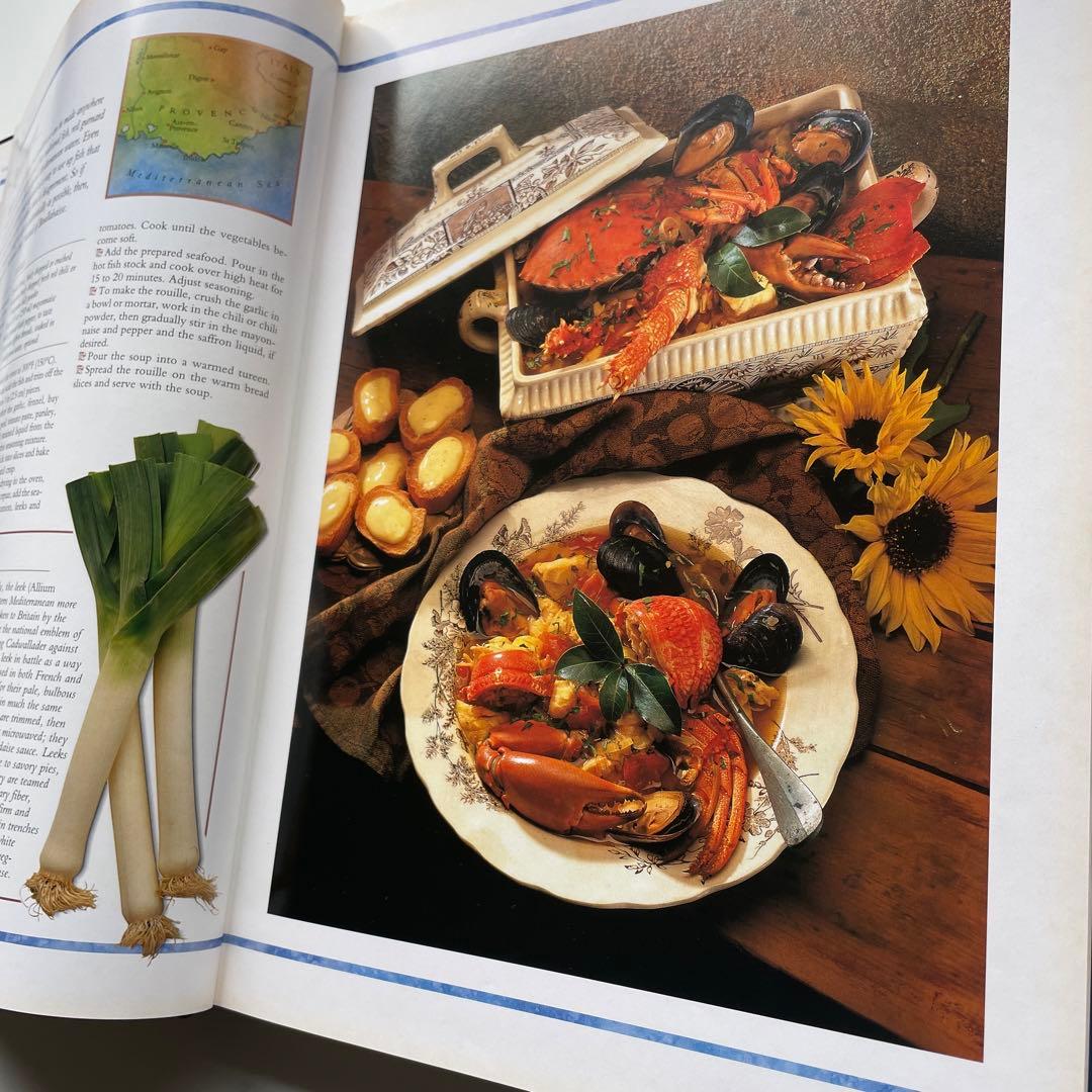 洋書「THE WORLD ′S  FINEST FOOD」世界の料理・大型本