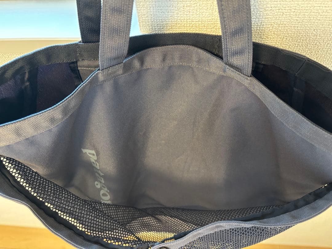 Patagoniaトート リュック 2WAYバッグ、黒色。