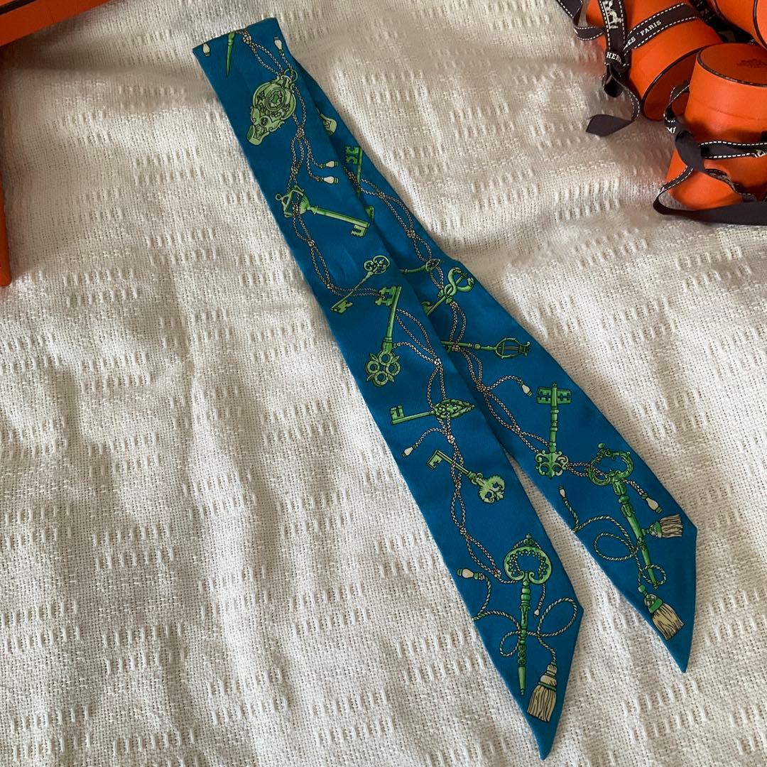 専用 美品 エルメスツイリー レ・クレ・ア・ポア Les Cles a Pois