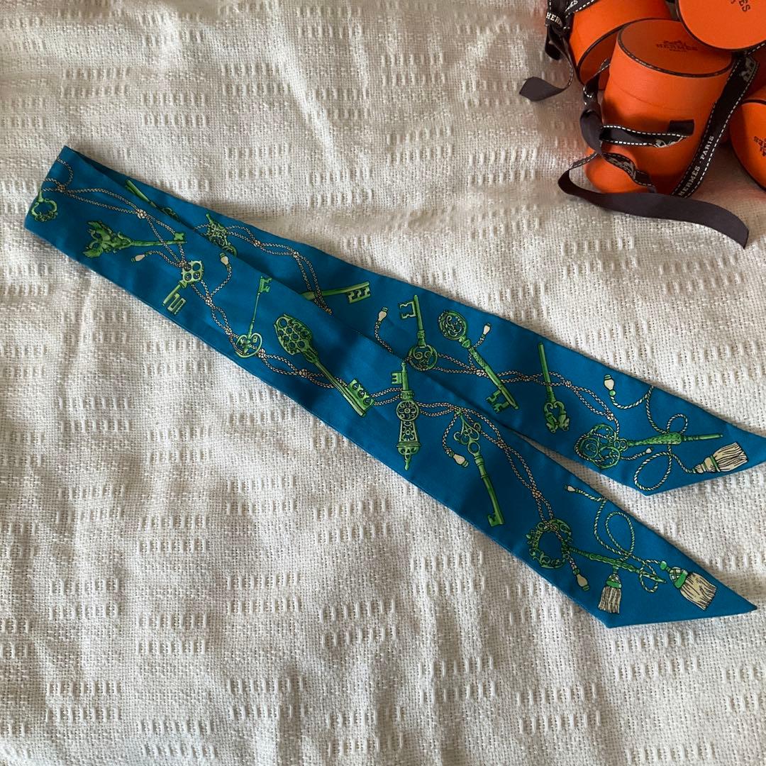 専用 美品 エルメスツイリー レ・クレ・ア・ポア Les Cles a Pois