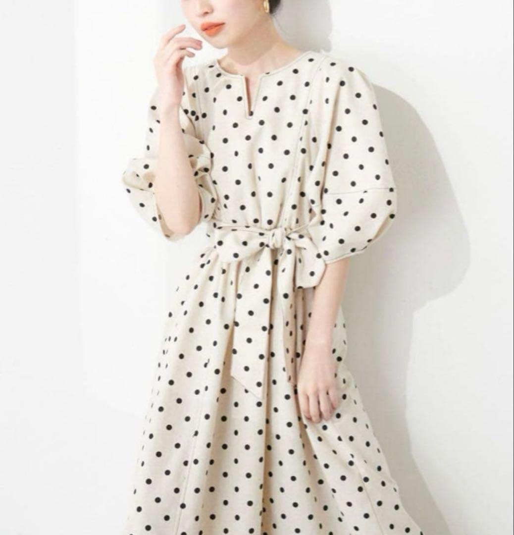 【完売品】美品　ナチュラルクチュール ランタンスリーブワンピース ドット　M