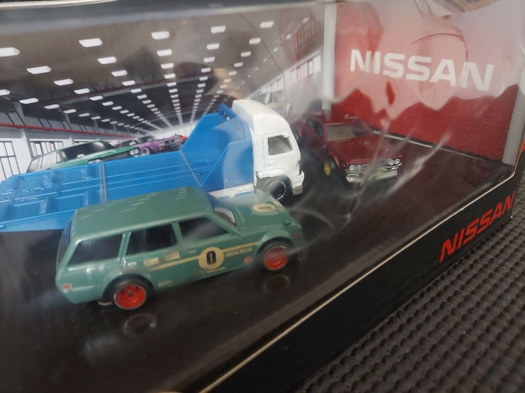 ★新品未開封『プレミアム日産ガレージ&コレクターセット アソート』2個
