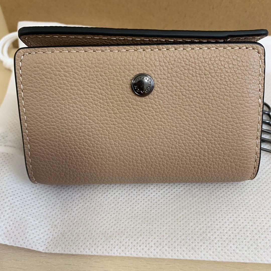 COACH ベージュ レザー キーケース (最終価格です❗️)
