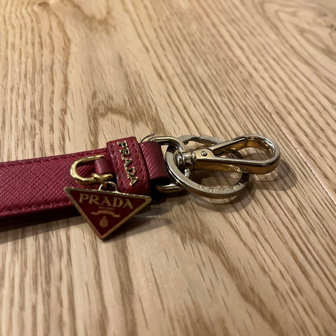 PRADA プラダ キーケース キーホルダー 赤色 箱無し