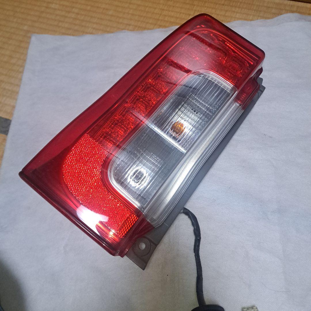 ダイハツ★タント★タントカスタム★LA600S ★LEDテールランプ★左側★良品