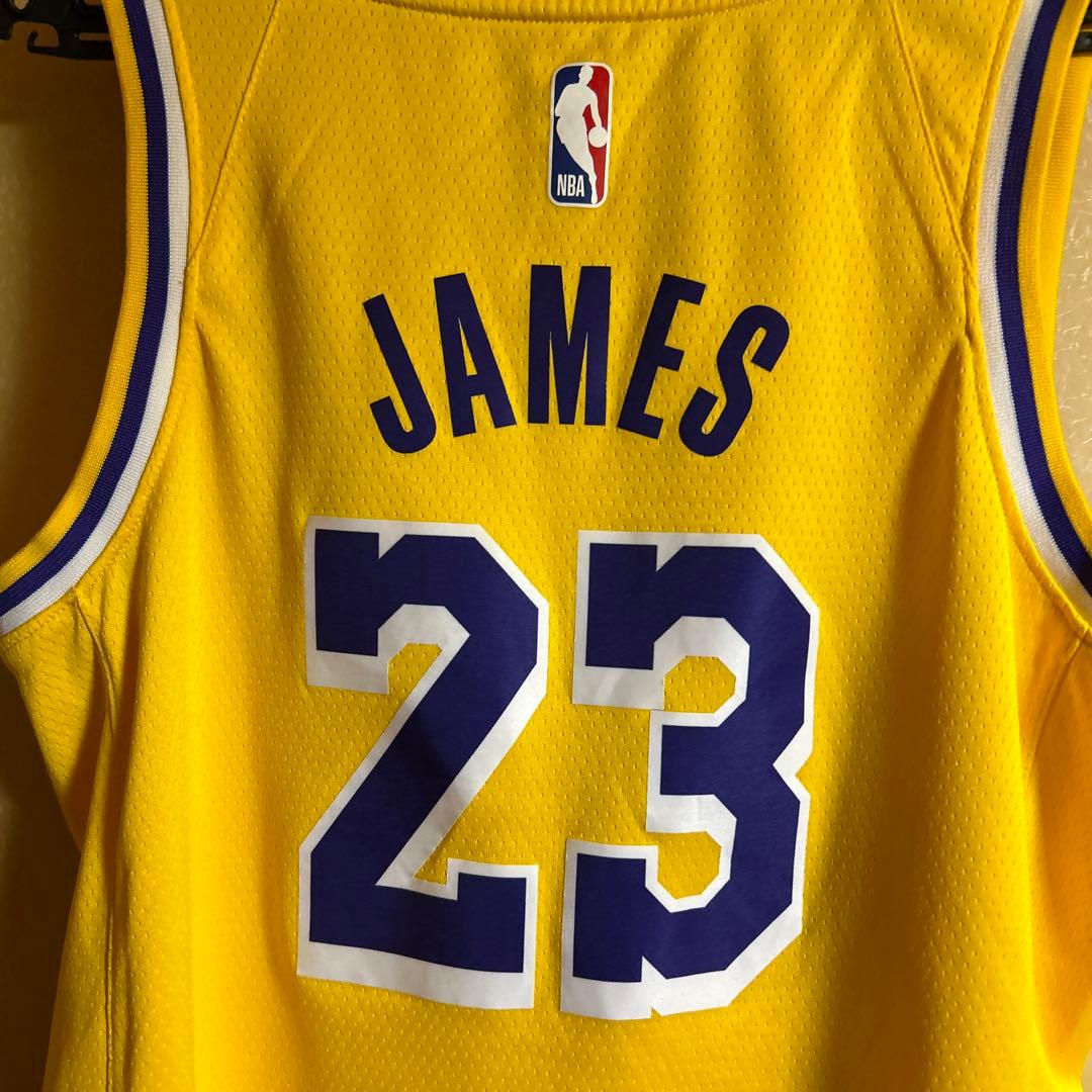 NIKE Los Angeles Lakers#23レブロン．ジェームズ