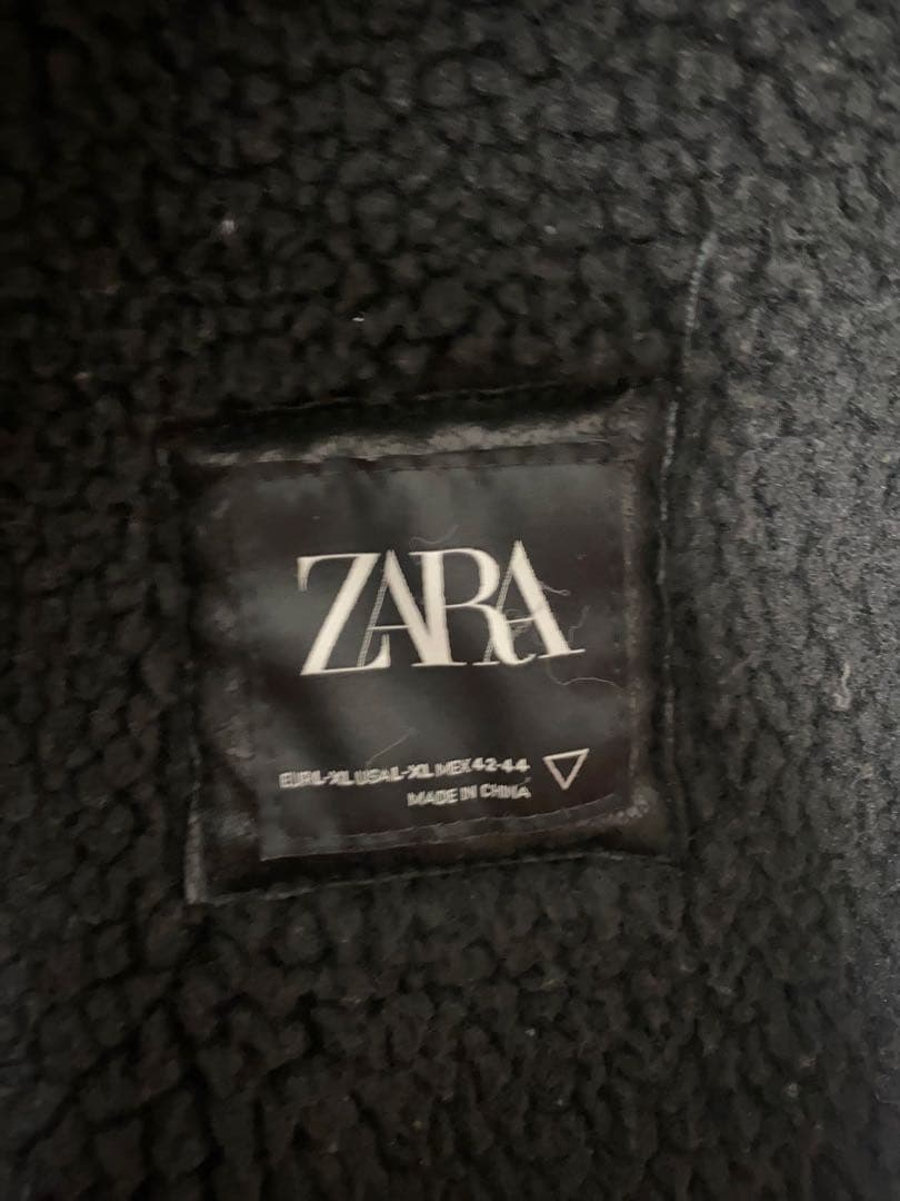 ZARA　フェスイクムートン ボア フーデット ボンバージャケット 黒 L〜XL