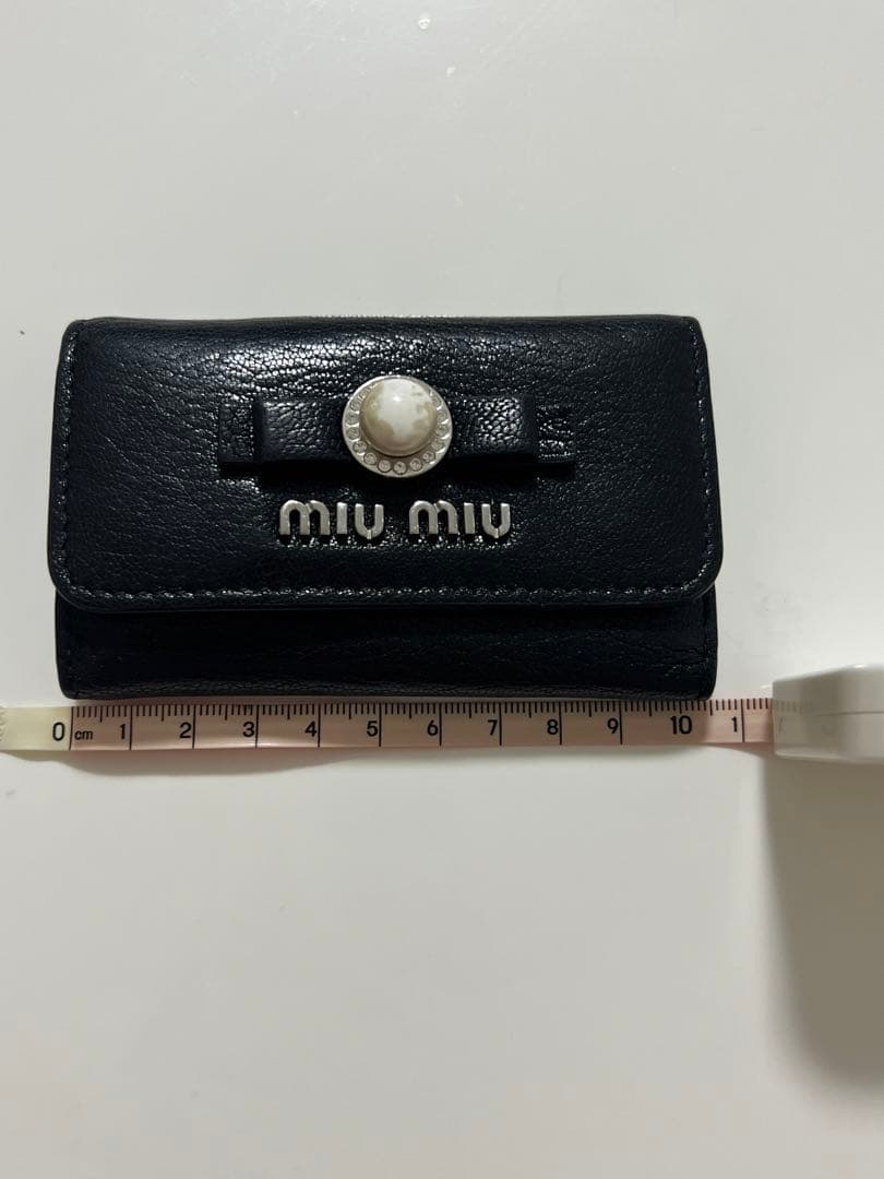 MIU MIU ブラック6連パールキーケース　シルバー