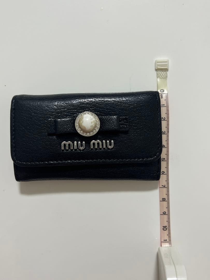 MIU MIU ブラック6連パールキーケース　シルバー
