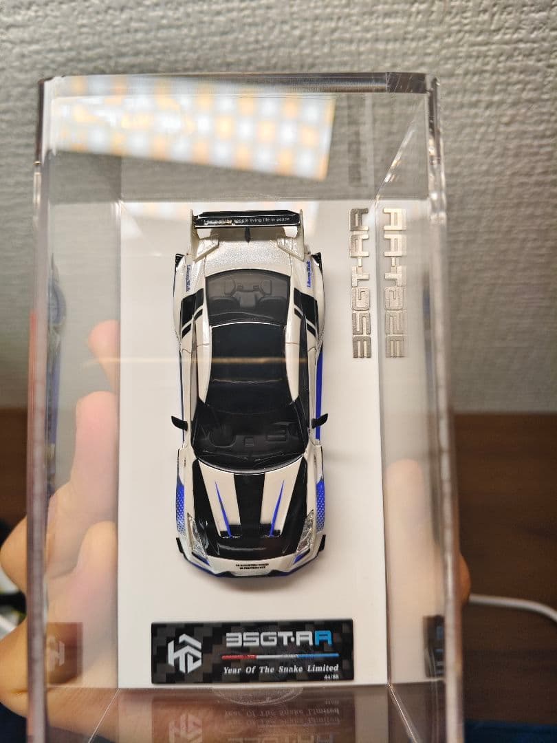 LBWK Nissan GT-R ミニカー 1/64