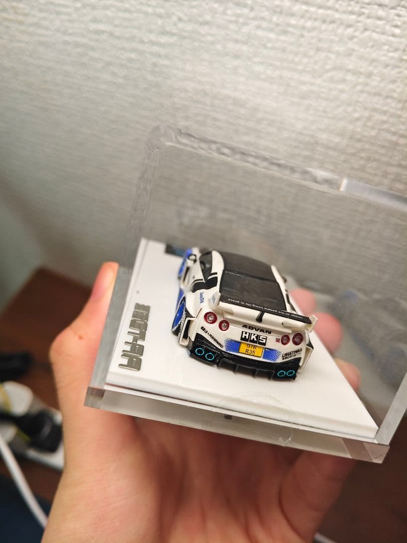 LBWK Nissan GT-R ミニカー 1/64