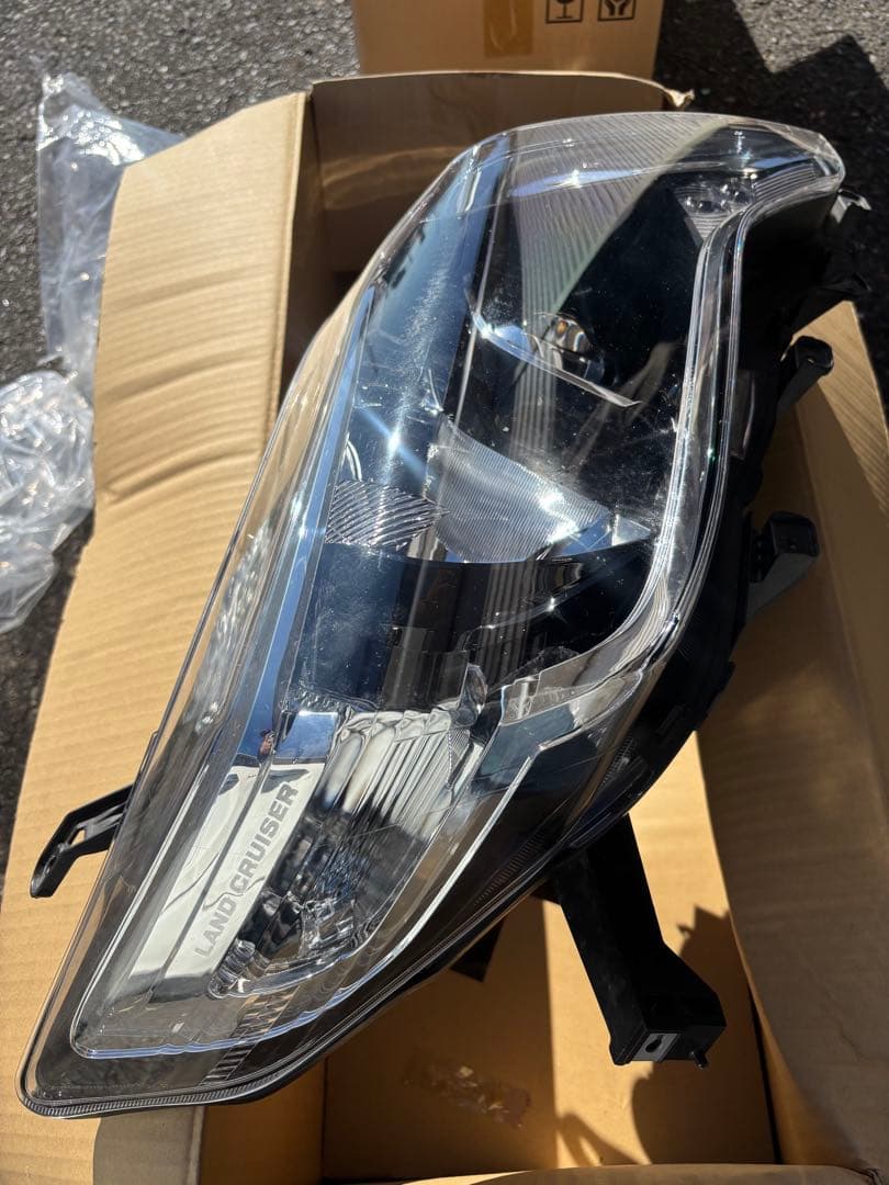 プラドLDA-GDJ150W純正ヘッドライト美品