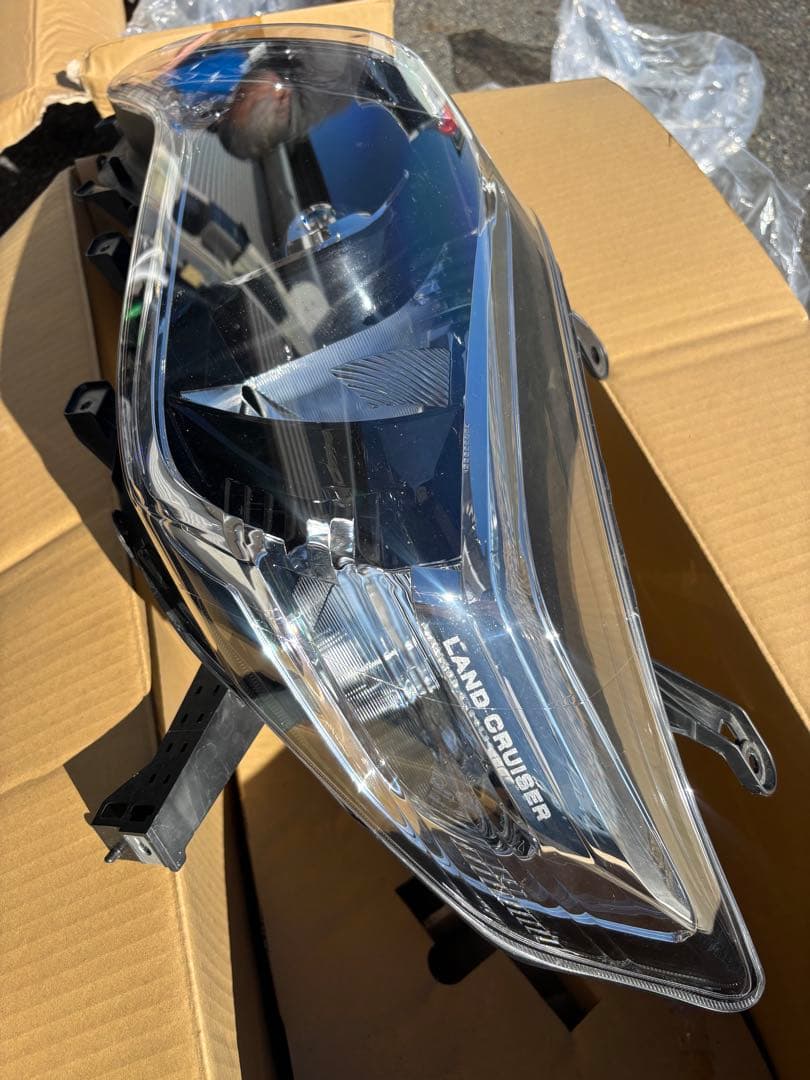 プラドLDA-GDJ150W純正ヘッドライト美品